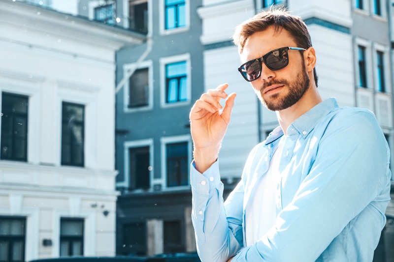 Cómo mejorar la belleza facial masculina: la elección del estilo de barba y peinado juega un papel esencial.