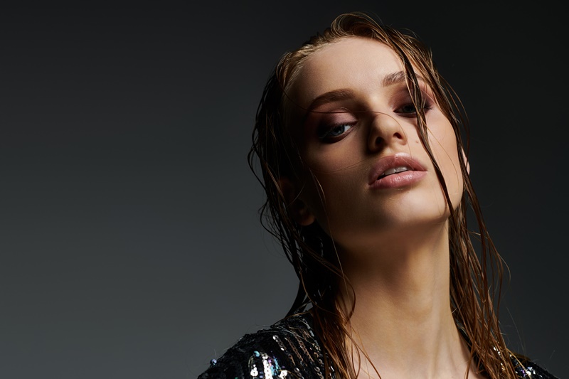 El tratamiento con ácido hialurónico en labios permite redefinir el contorno y aumentar el volumen sin alterar la expresión facial.