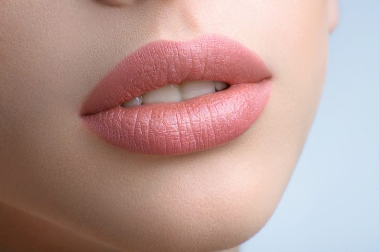 Aumento de labios sin cirugía: redefine tu sonrisa de forma natural