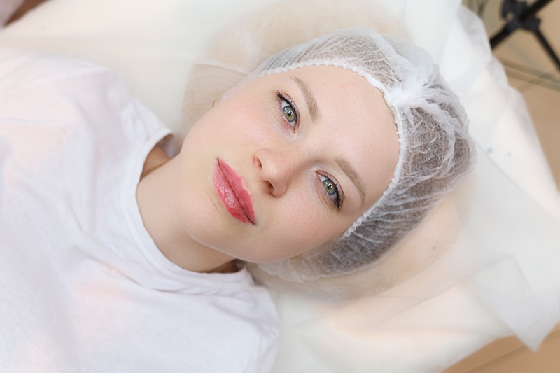 Ventajas del ácido hialurónico: mejora la elasticidad y firmeza de la piel.